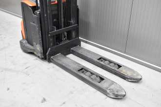 Muletto usato TOYOTA SWE 140L /58810/ ELEKTRO HOCHHUBKOMMISSIONIERER (13068698)