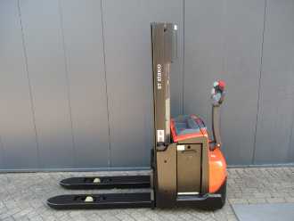 Muletto usato TOYOTA SWE140L ELEKTRO HOCHHUBWAGENDEICHSEL (13055334) backdrop