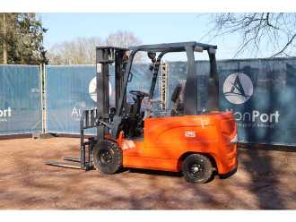 Muletto usato WEITERE Machpro MP-E2.5 ELEKTRO VIERRADFRONTSTAPLER (13063417)