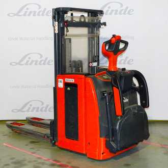 Wózki widłowe używane Linde D12 AP Wózek z masztem ręcznie prowadzony z platformą (12974016) Paleciaki używane Linde Wózek z masztem ręcznie prowadzony z platformą D12 AP (Oferta 12974016)