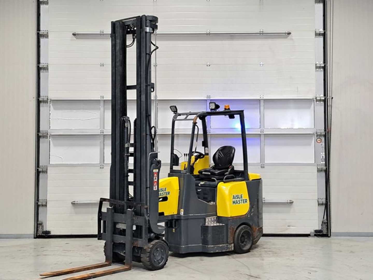 Použité vysokozdvižné vozíky AISLE_MASTER 20NE ELEKTRO VIERRADFRONTSTAPLER (13058575)