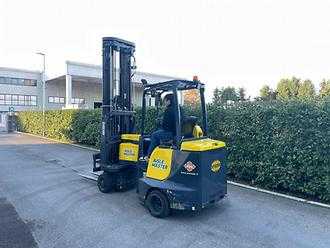 Použité vysokozdvižné vozíky AISLE_MASTER AM20WHE ELEKTRO VIERWEGESTAPLER (13017700)