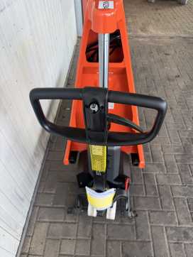 Použité vysokozdvižné vozíky BT HHL100 WEITERE HANDGABELHUBWAGENMANUELL (13046336)