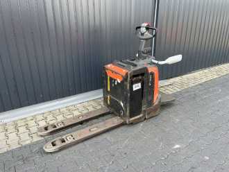 Použité vysokozdvižné vozíky BT LPE200 ELEKTRO NIEDERHUBWAGENDEICHSEL (13065970) backdrop