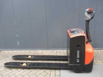 Použité vysokozdvižné vozíky BT LWE 180 ELEKTRO NIEDERHUBWAGENDEICHSEL (13071613) backdrop