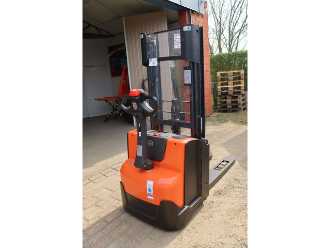 Použité vysokozdvižné vozíky BT SWE140L ELEKTRO HOCHHUBWAGENMANUELLELEKTRISCH (13041386)