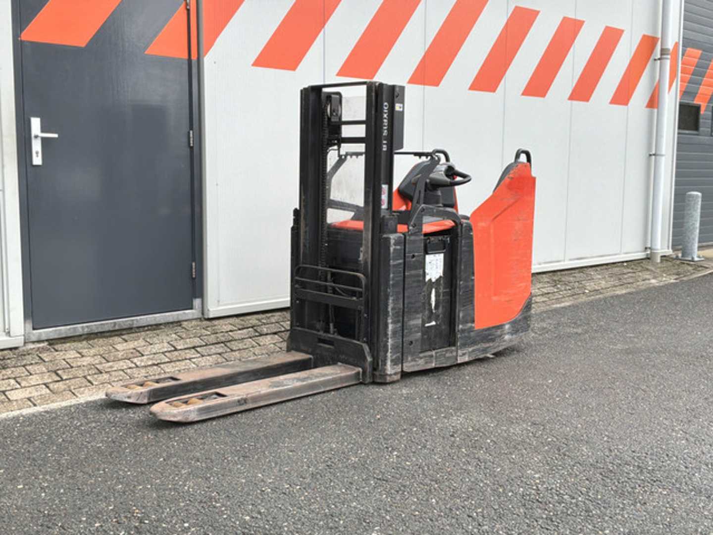 Použité vysokozdvižné vozíky BT Toyota SPE200D ELEKTRO HOCHHUBWAGENDEICHSEL (13073795)