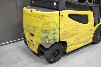 Použité vysokozdvižné vozíky CATERPILLAR 2EPC5000 /56492/ ELEKTRO VIERRADFRONTSTAPLER (13071180)