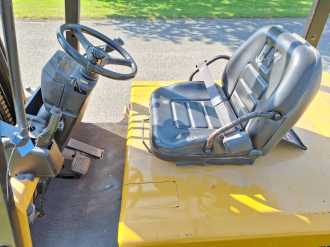 Použité vysokozdvižné vozíky CATERPILLAR EC55N ELEKTRO VIERRADFRONTSTAPLER (12438026)