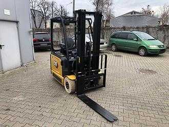 Použité vysokozdvižné vozíky CATERPILLAR EP16ACNT ELEKTRO DREIRADFRONTSTAPLER (13068997)
