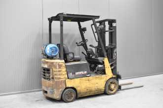 Použité vysokozdvižné vozíky CATERPILLAR GC 15 /58269/ GAS VIERRADFRONTSTAPLER (13061709)