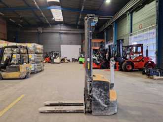 Použité vysokozdvižné vozíky CATERPILLAR NSP16N2 ELEKTRO HOCHHUBWAGENDEICHSEL (12964046)