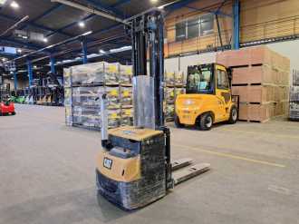 Použité vysokozdvižné vozíky CATERPILLAR NSP16N2 ELEKTRO HOCHHUBWAGENDEICHSEL (12964046)