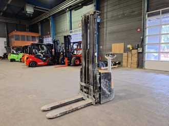Použité vysokozdvižné vozíky CATERPILLAR NSP16N2 ELEKTRO HOCHHUBWAGENDEICHSEL (12964046)