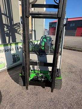 Použité vysokozdvižné vozíky CESAB B 318 ELEKTRO DREIRADFRONTSTAPLER (13073102)