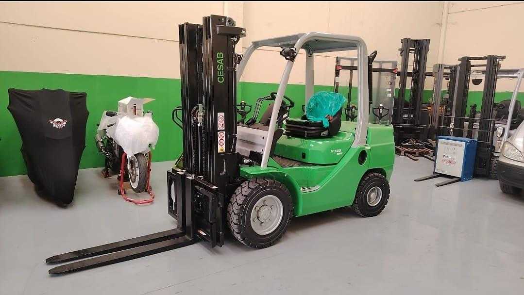 Použité vysokozdvižné vozíky CESAB M 330 DIESEL VIERRADFRONTSTAPLER (12976622)