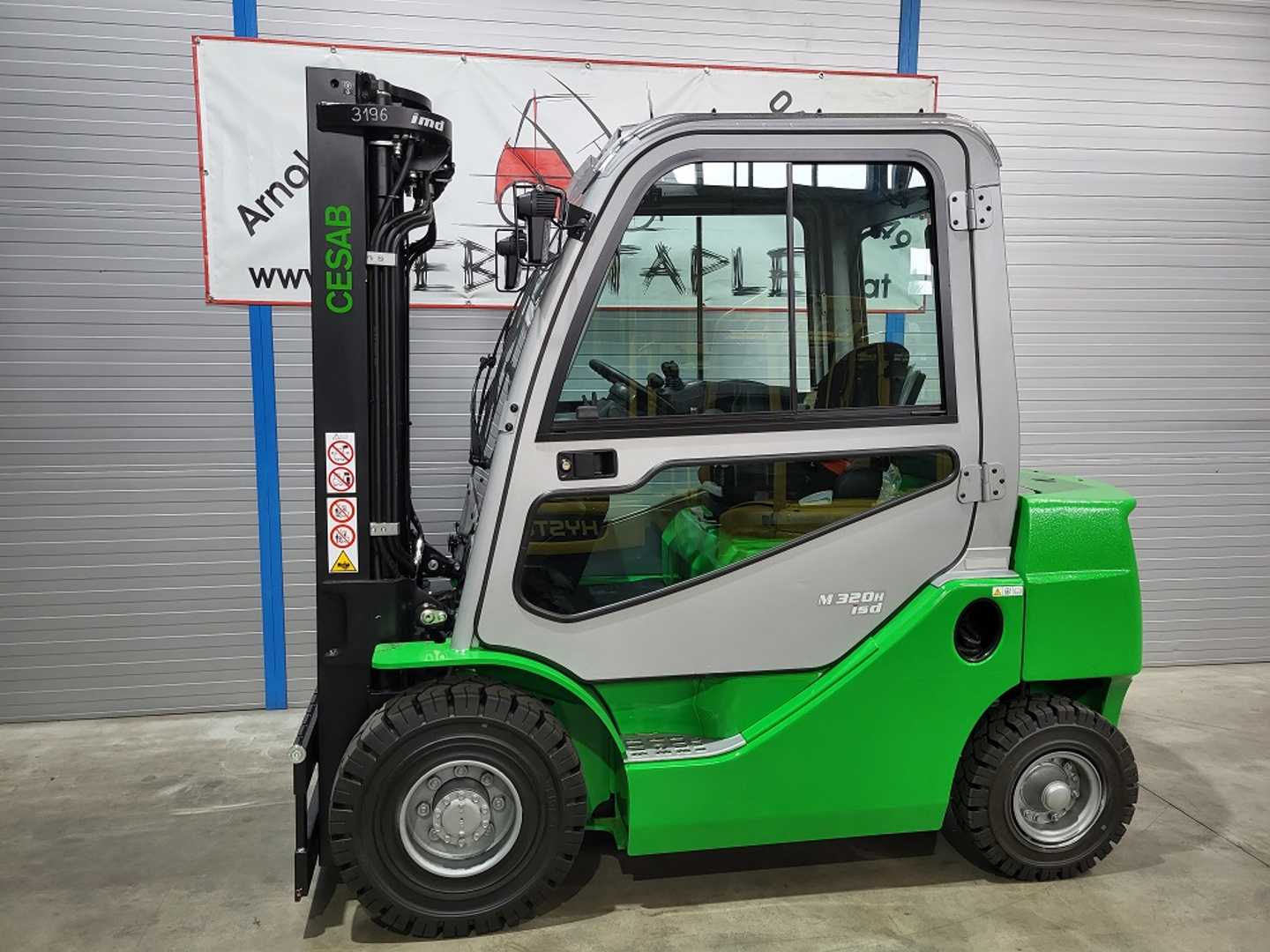 Použité vysokozdvižné vozíky CESAB M320H-DV DIESEL VIERRADFRONTSTAPLER (13058096)
