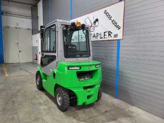Použité vysokozdvižné vozíky CESAB M320H-DV DIESEL VIERRADFRONTSTAPLER (13058096)