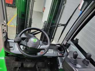 Použité vysokozdvižné vozíky CESAB M320H-DV DIESEL VIERRADFRONTSTAPLER (13058096)