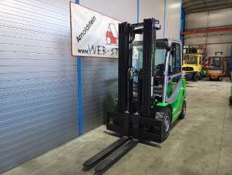 Použité vysokozdvižné vozíky CESAB M325H-DV DIESEL VIERRADFRONTSTAPLER (13057822)