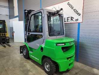 Použité vysokozdvižné vozíky CESAB M325H-DV DIESEL VIERRADFRONTSTAPLER (13057822)
