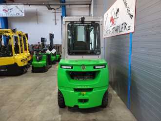 Použité vysokozdvižné vozíky CESAB M325H-DV DIESEL VIERRADFRONTSTAPLER (13057822)