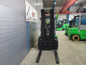 Použité vysokozdvižné vozíky CESAB M330H-DV DIESEL VIERRADFRONTSTAPLER (13057825) backdrop