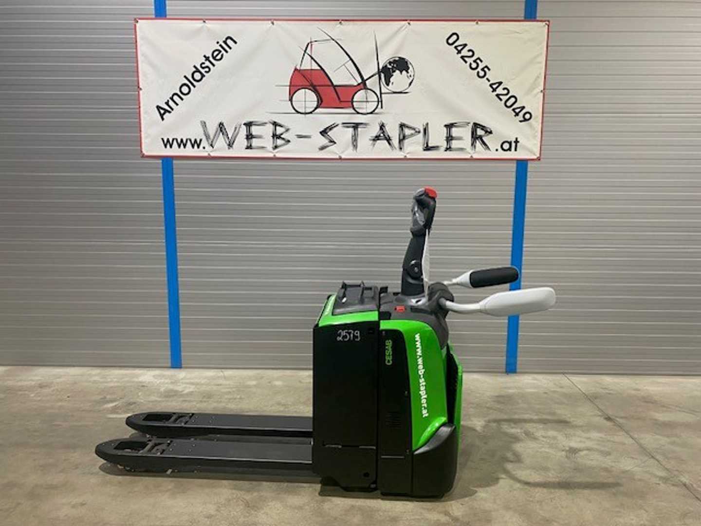 Použité vysokozdvižné vozíky CESAB P322 ELEKTRO NIEDERHUBWAGENDEICHSEL (13057797)
