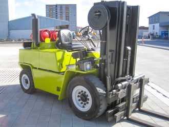 Použité vysokozdvižné vozíky CLARK C500 Y100 GAS VIERRADFRONTSTAPLER (13040079)