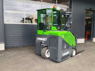 Použité vysokozdvižné vozíky COMBILIFT CB2500D NEUMASCHINE DIESEL SEITENSTAPLER (13041609)