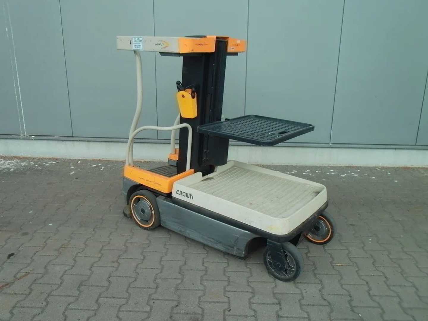 Použité vysokozdvižné vozíky CROWN WAV 60 - 118 ELEKTRO HOCHHUBKOMMISSIONIERER (13064061)