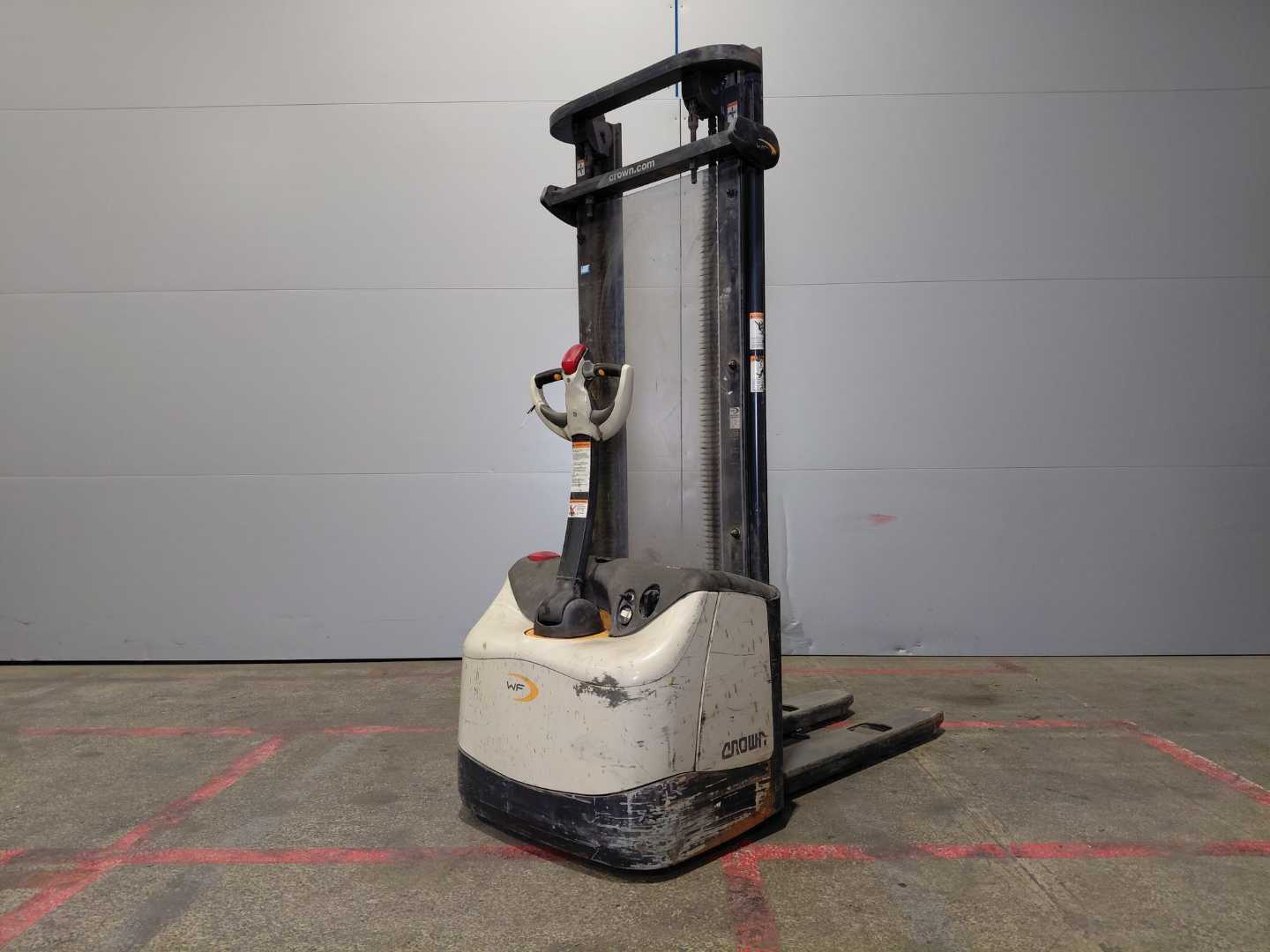 Použité vysokozdvižné vozíky CROWN WF3000 10 ELEKTRO HOCHHUBWAGENDEICHSEL (13038742)