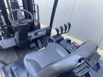 Použité vysokozdvižné vozíky DOOSAN B35X-7 ELEKTRO VIERRADFRONTSTAPLER (13061014)