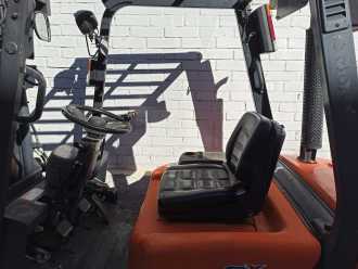 Použité vysokozdvižné vozíky DOOSAN D25G DIESEL VIERRADFRONTSTAPLER (13066049)