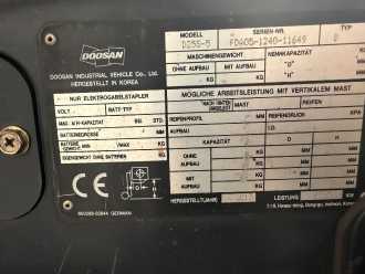 Použité vysokozdvižné vozíky DOOSAN D25S-5 DIESEL VIERRADFRONTSTAPLER (13053678)