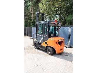 Použité vysokozdvižné vozíky DOOSAN D35C-7 DIESEL VIERRADFRONTSTAPLER (13060368)
