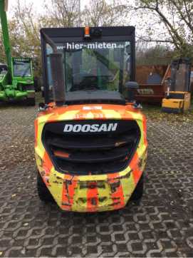 Použité vysokozdvižné vozíky DOOSAN D55C-9 DIESEL VIERRADFRONTSTAPLER (13011451)