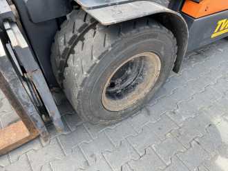 Použité vysokozdvižné vozíky DOOSAN D55SC-5 DIESEL VIERRADFRONTSTAPLER (13062164)