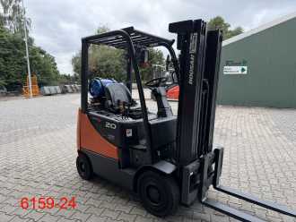 Použité vysokozdvižné vozíky DOOSAN G20SC-5 GAS VIERRADFRONTSTAPLER (13061080)