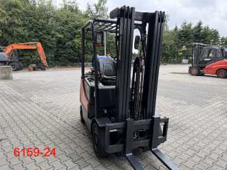 Použité vysokozdvižné vozíky DOOSAN G20SC-5 GAS VIERRADFRONTSTAPLER (13061080)