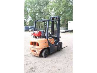 Použité vysokozdvižné vozíky DOOSAN G25G GAS VIERRADFRONTSTAPLER (13065086)