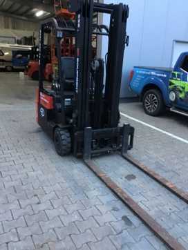 Použité vysokozdvižné vozíky EP CPD18TVL ELEKTRO DREIRADFRONTSTAPLER (12833489)