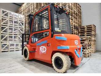 Použité vysokozdvižné vozíky EP CPD50L1 elektrische heftruck (5.000 kg) ELEKTRO VIERRADFRONTSTAPLER (12948105)