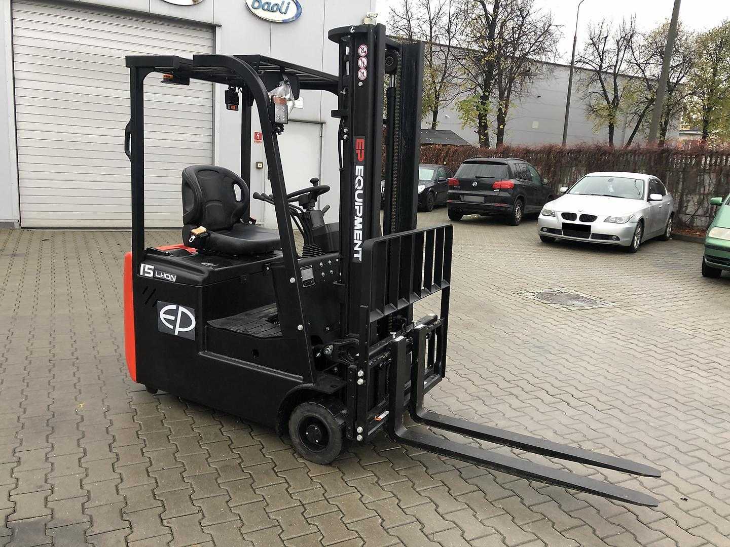 Použité vysokozdvižné vozíky EP EFS151 ELEKTRO DREIRADFRONTSTAPLER (13066718)
