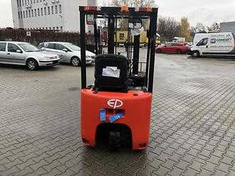 Použité vysokozdvižné vozíky EP EFS151 ELEKTRO DREIRADFRONTSTAPLER (13066718)