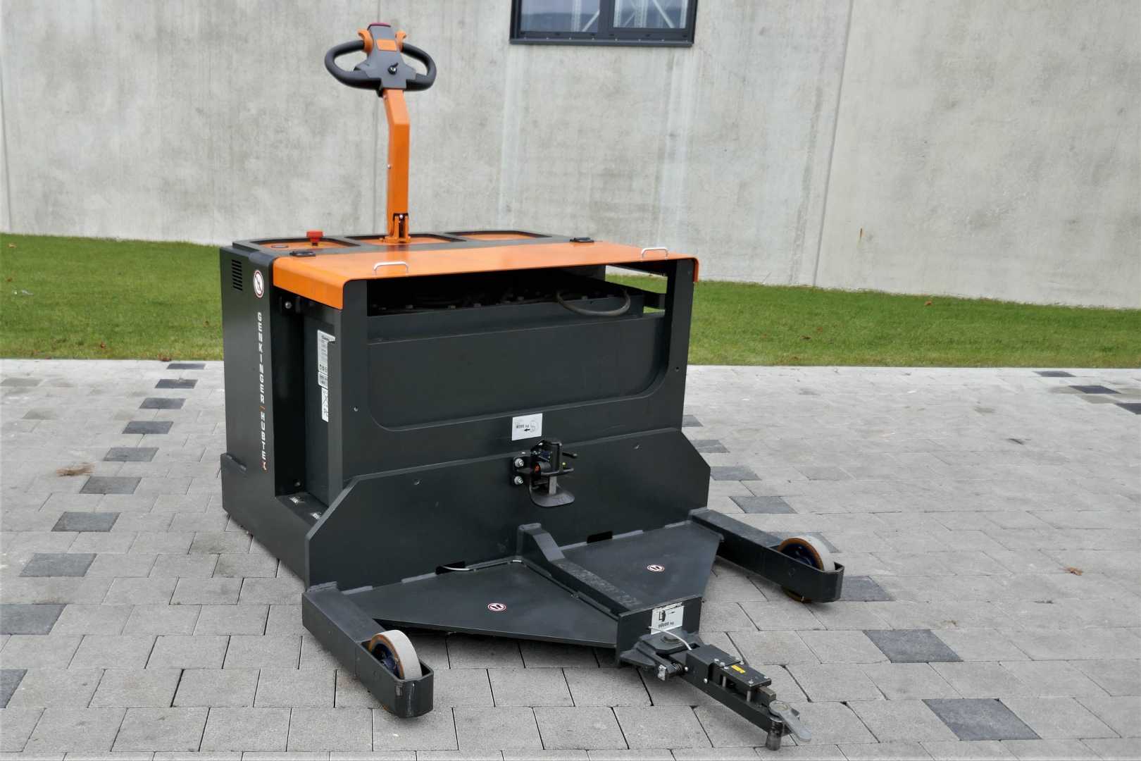 Použité vysokozdvižné vozíky GENKINGER EGS 900-SO ELEKTRO SCHLEPPER (12962730)