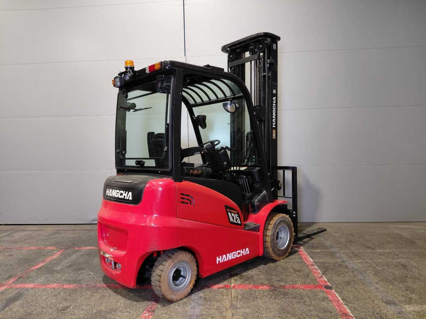 Použité vysokozdvižné vozíky HANGCHA A4W25 ELEKTRO VIERRADFRONTSTAPLER (13073593)