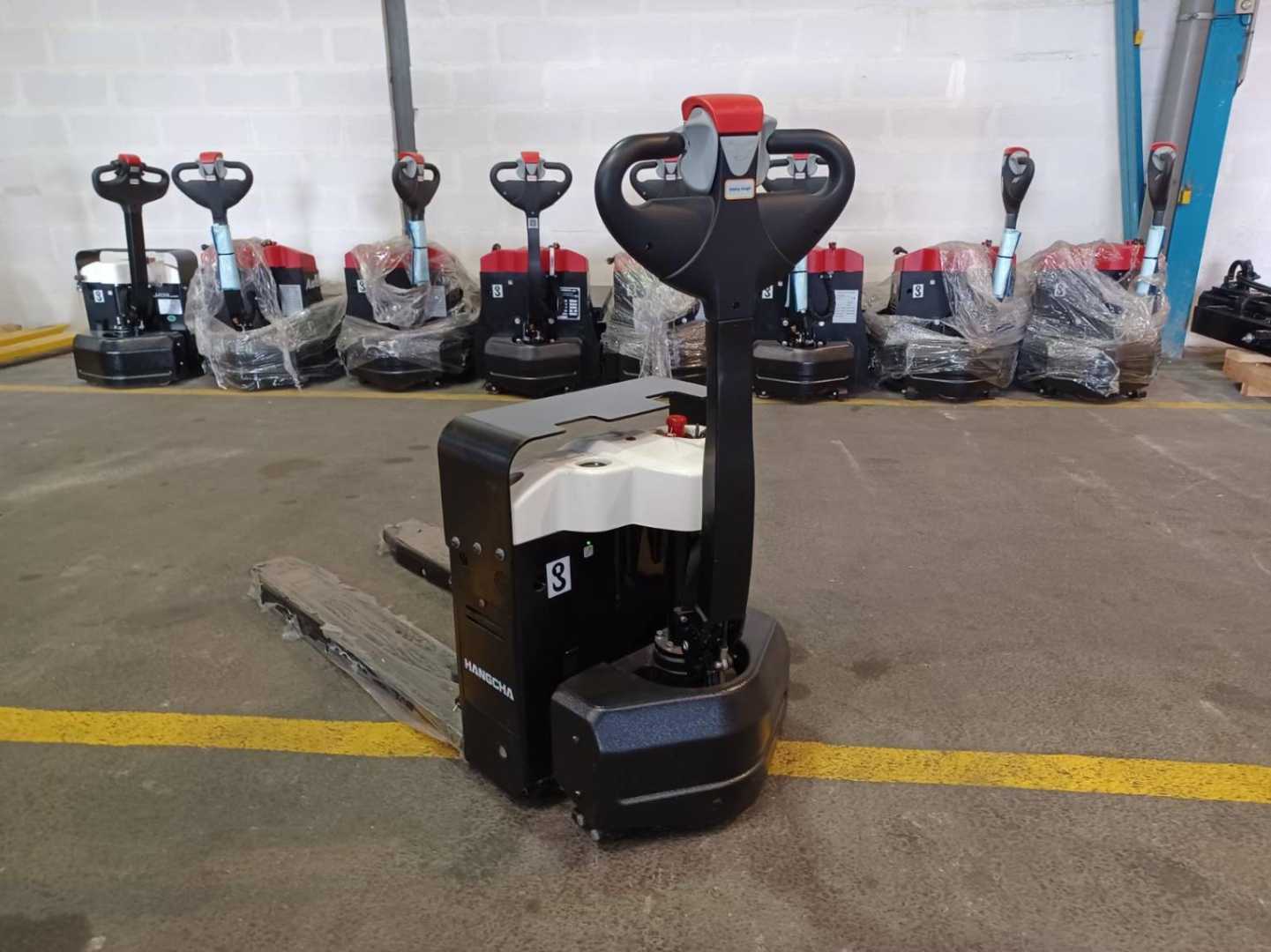 Použité vysokozdvižné vozíky HANGCHA CBD15-A ELEKTRO NIEDERHUBWAGENDEICHSEL (13068764)