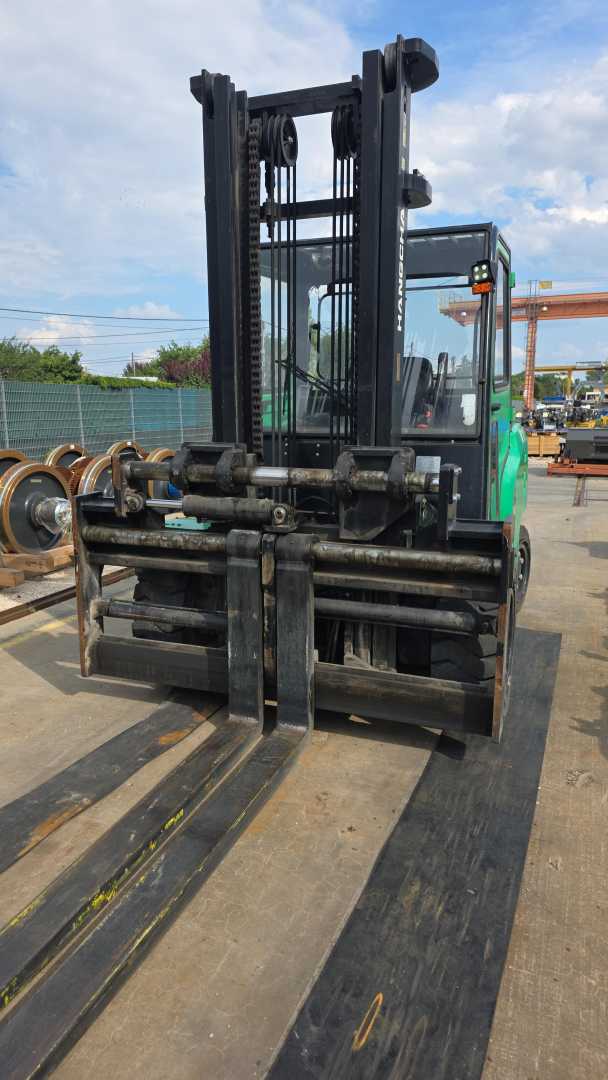 Použité vysokozdvižné vozíky HC CPD80-XC4-I ELEKTRO VIERRADFRONTSTAPLER (13062710)
