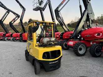 Použité vysokozdvižné vozíky HYSTER H3.5FT LPG GAS VIERRADFRONTSTAPLER (13058075) backdrop